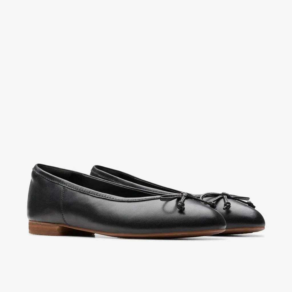 Clarks Fawna Lily Pumps