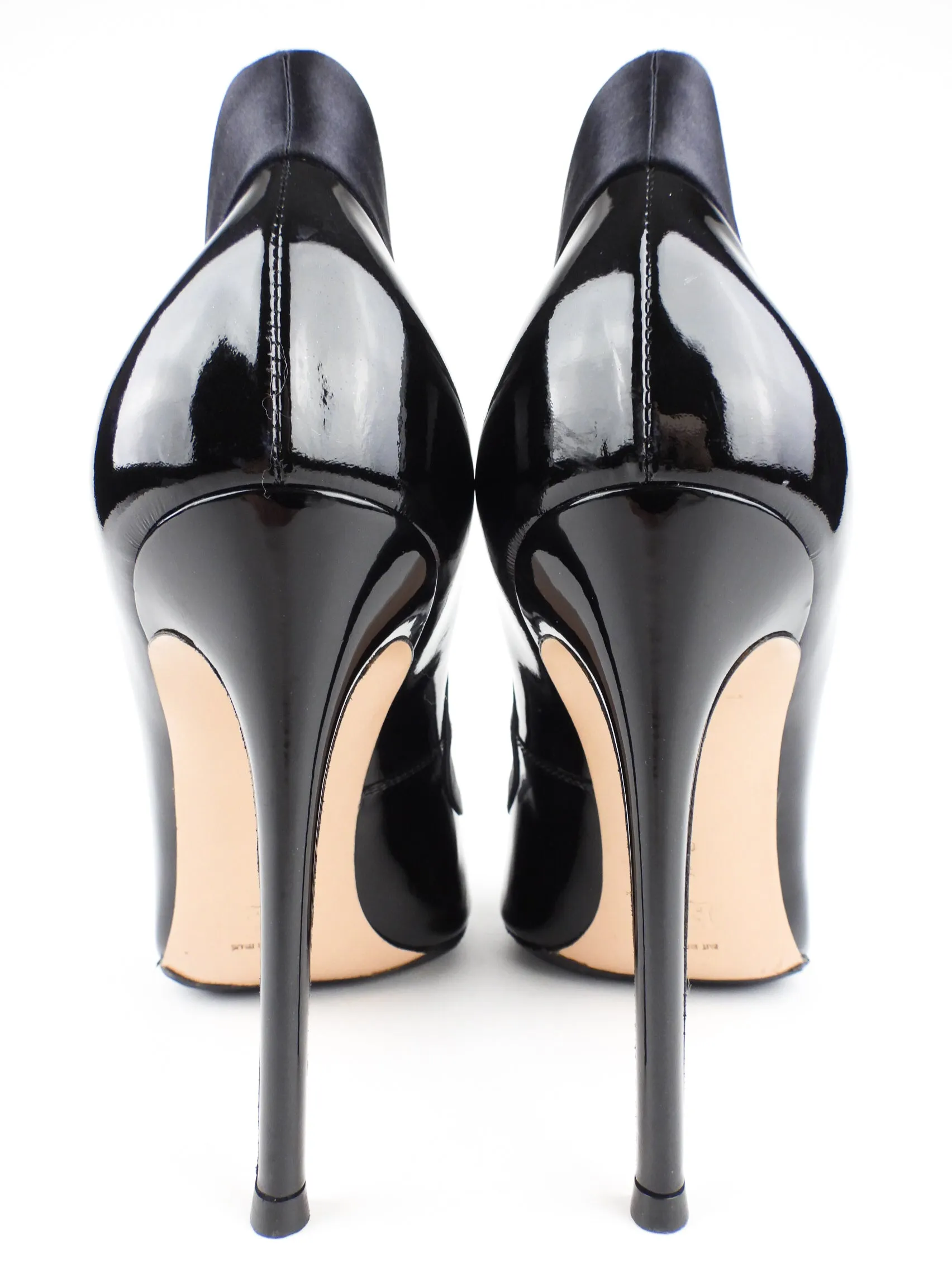 Gianvito Rossi Black Patent Leather and Satin Stiletto Heel Pump - 41